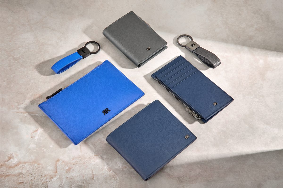 Notebooks, keyrings and card holders in blue and grey — Cerruti 1881